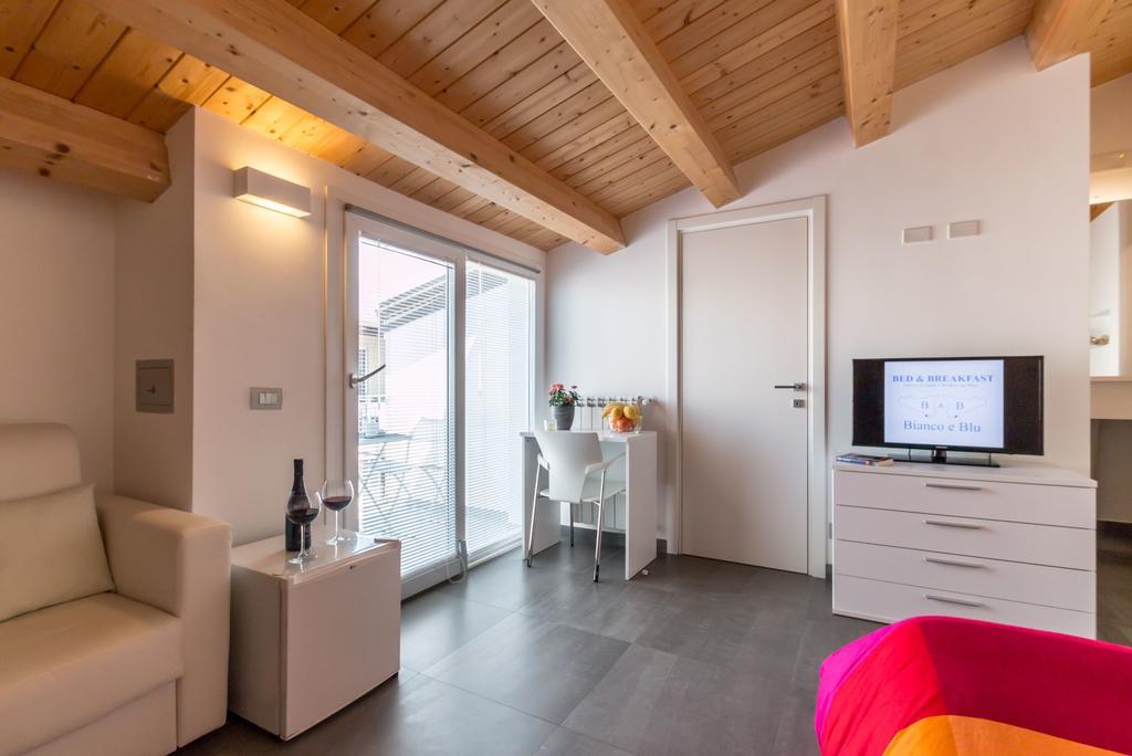 Bianco E Blu Couette-café Marina di Ragusa